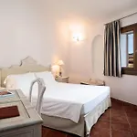 Monti Di Mola Ξενοδοχείο 4*