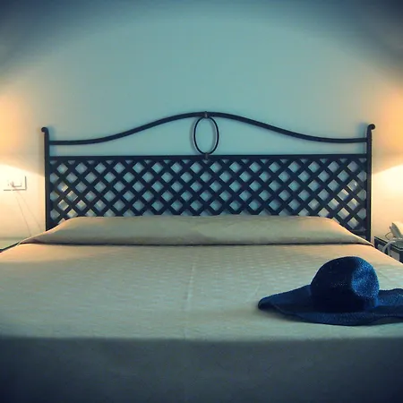 Hotel Monti Di Mola