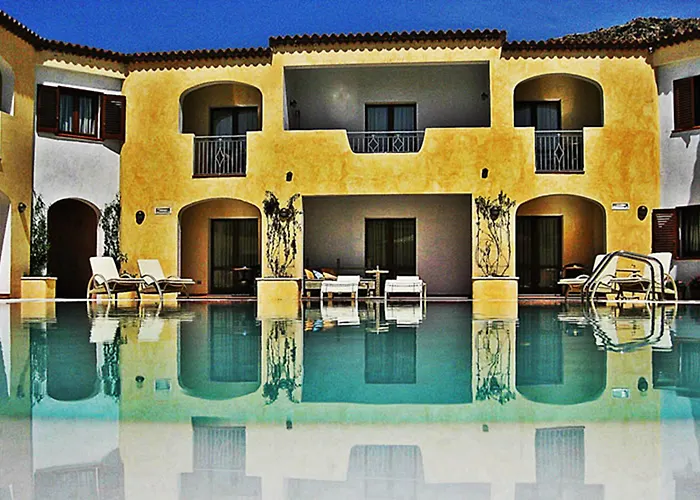 Hotel Monti Di Mola 4*