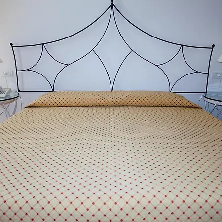 蒙蒂迪莫拉酒店